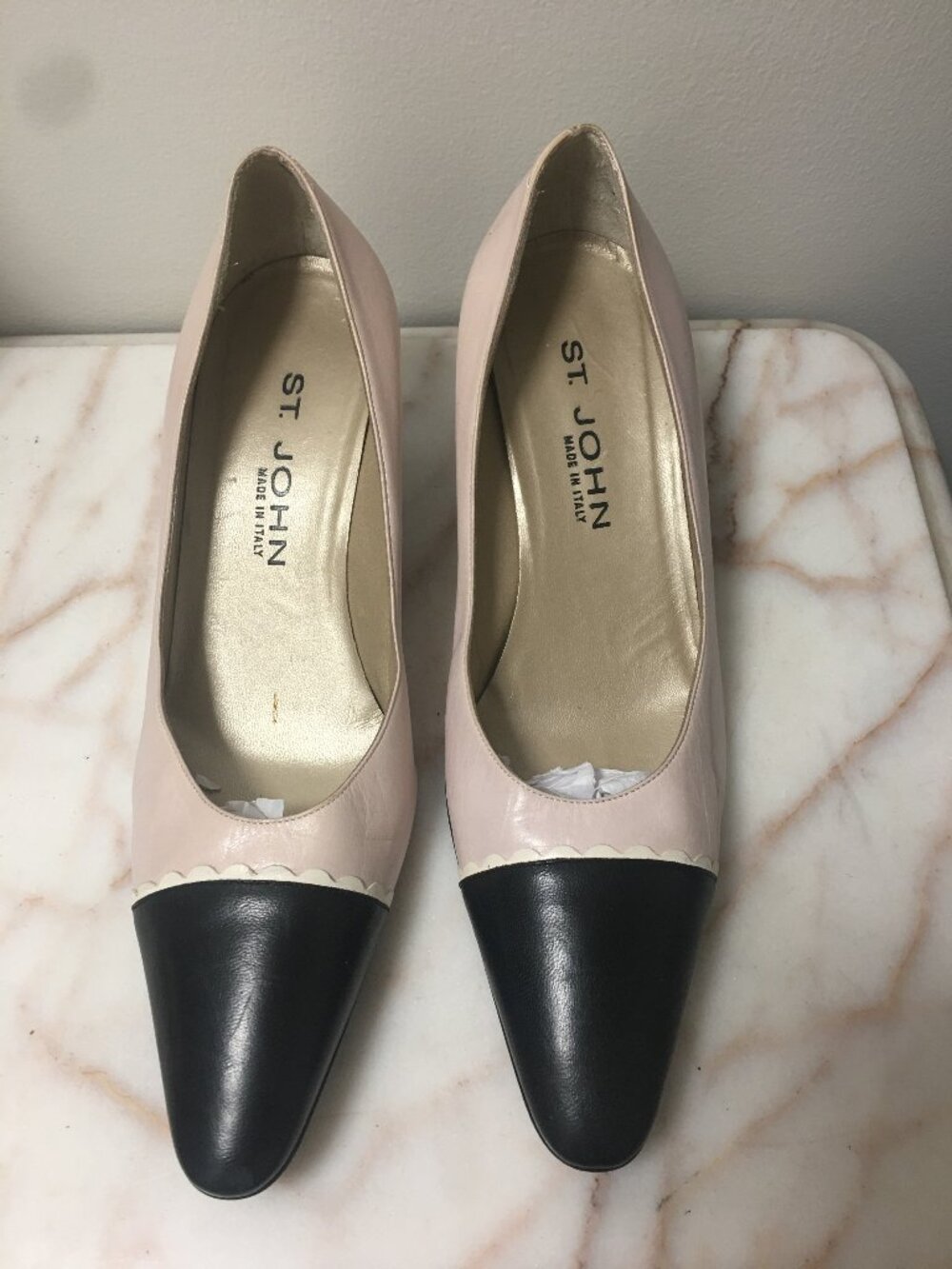 St. John bone leather black capt toe kitten heels